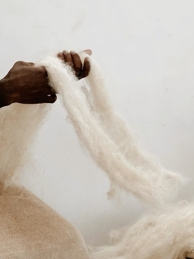 Raw fibre in the hand